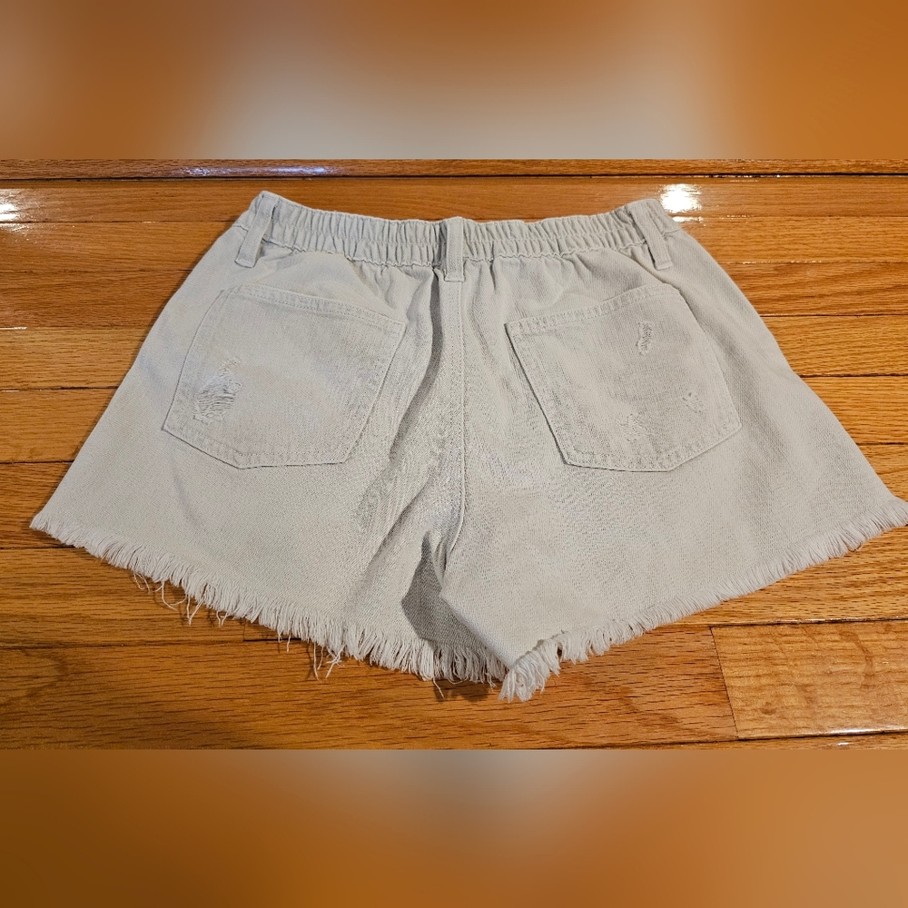 Aerie Women's Frayed Hem Denim Shorts - Cream - Picture 2 of 3